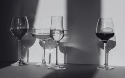 Vinho, cerveja e drinks: como a música pode influenciar a experiência com bebidas alcoólicas